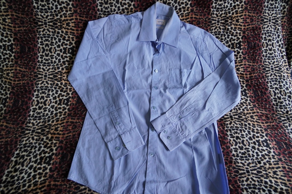 tapered dress shirt