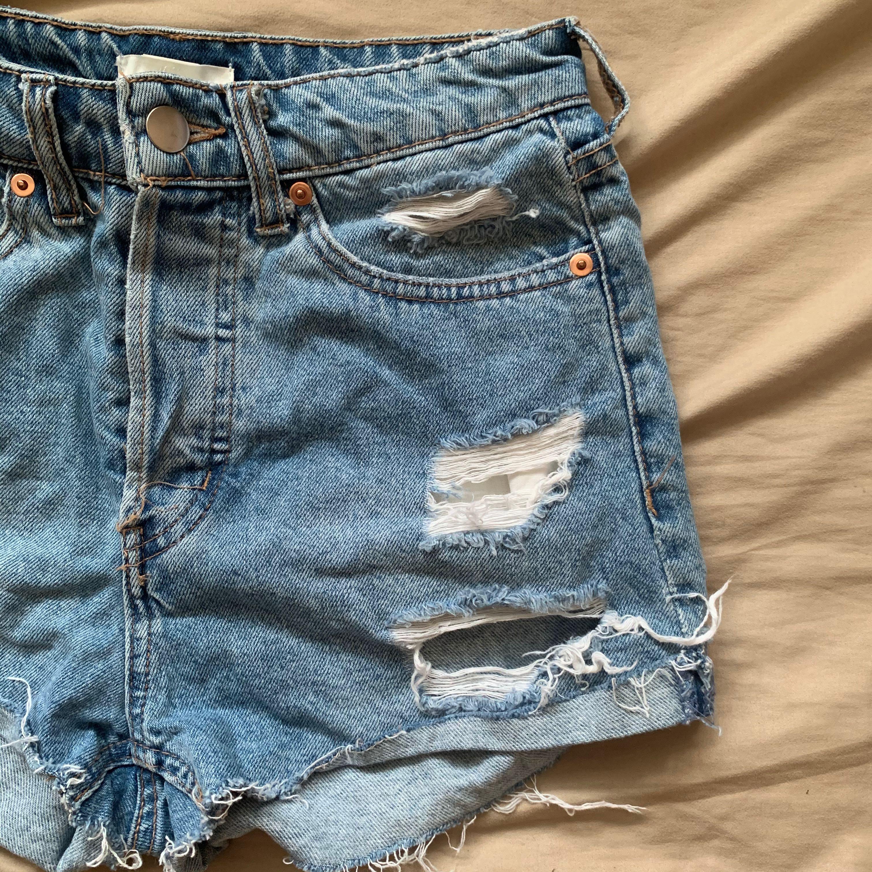 H&m ripped denim best sale shorts