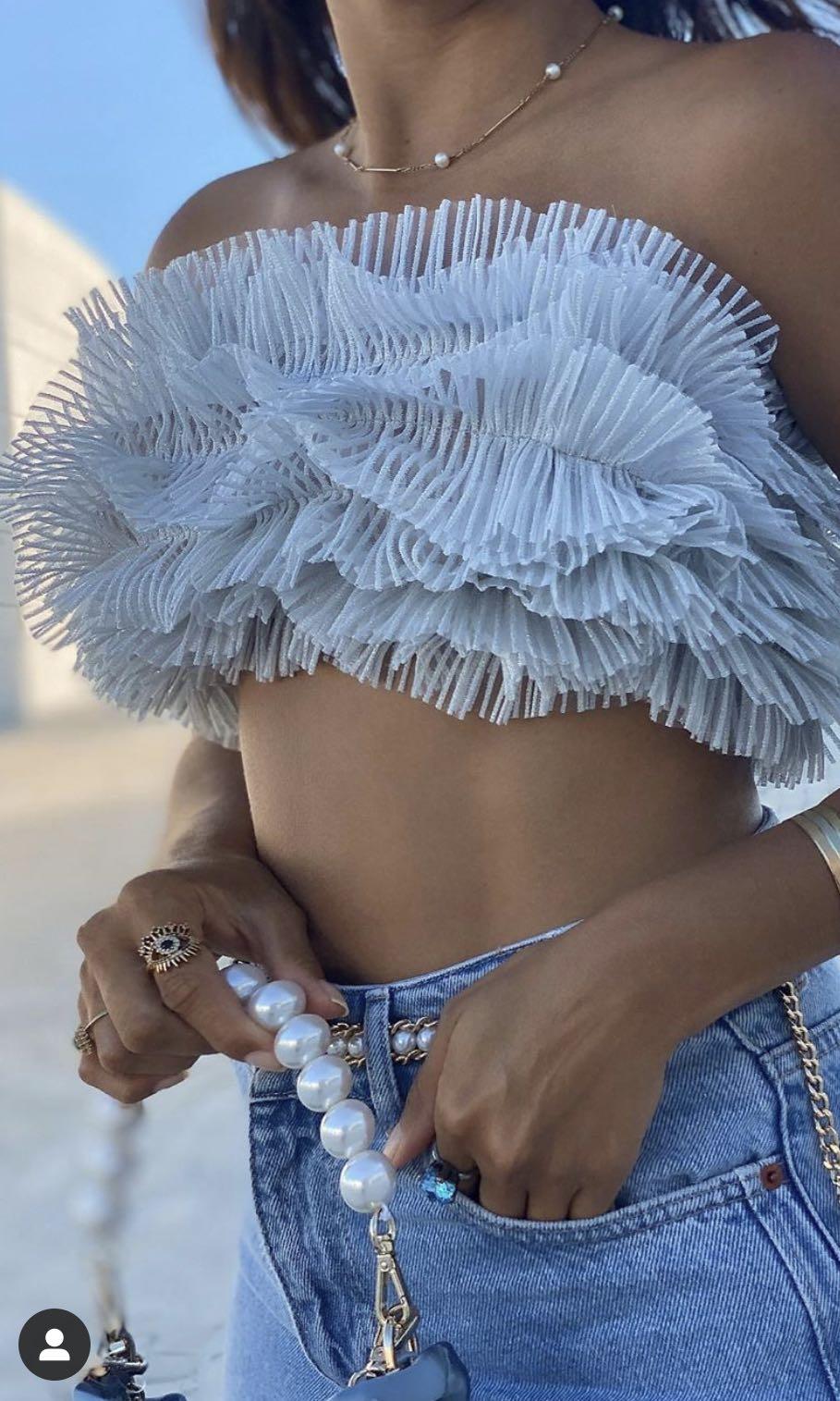 BNWT Zara voluminous crop top (Category: Sleeveless) located in Makati City. Submitted by madclutter (Listing ID 1024814571, Image 2). Description: .