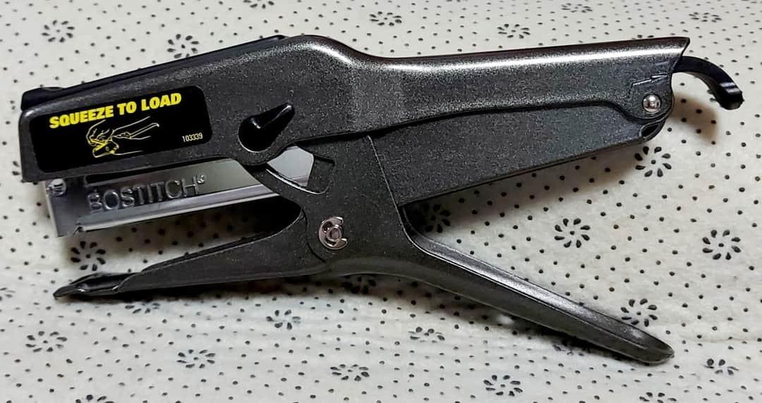 Bostitch Office B8 Heavy Duty 45 Sheet Plier Stapler, Hobbies & Toys