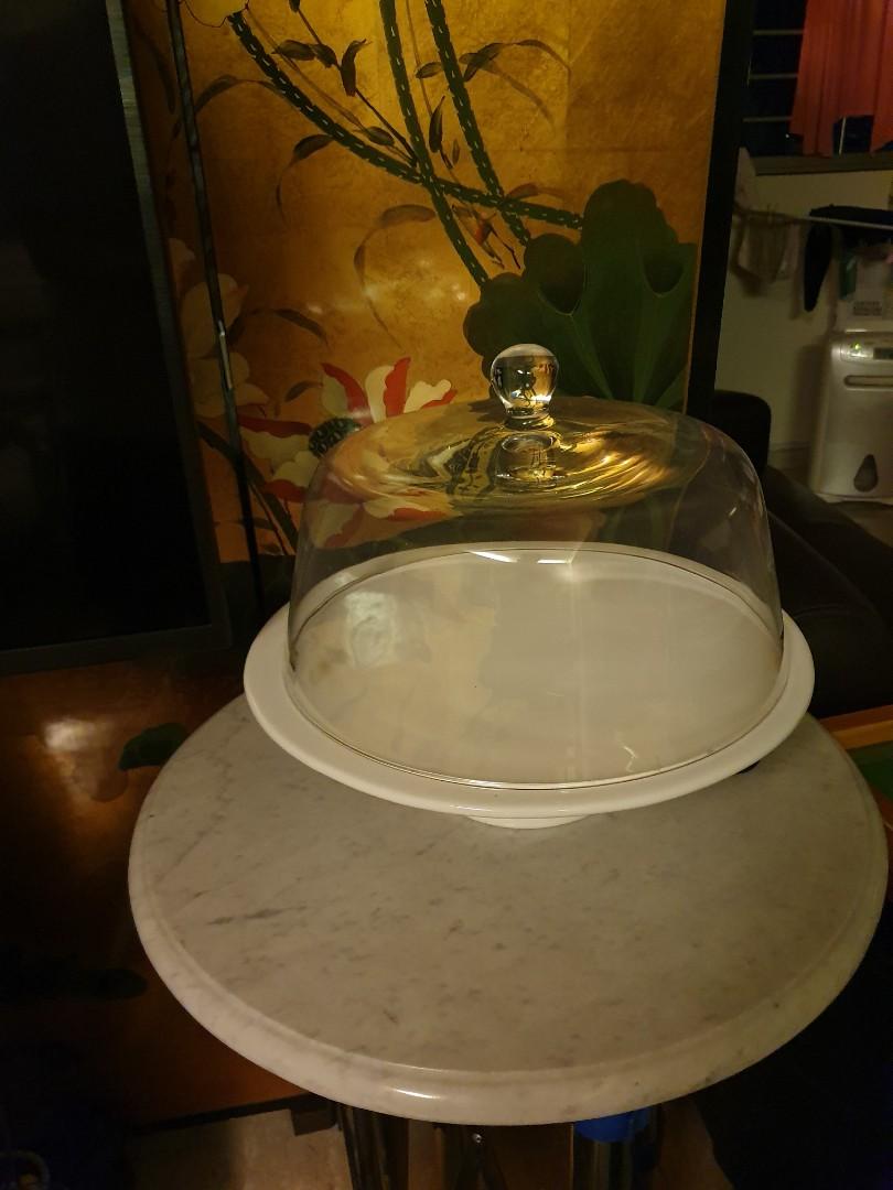 cake ware (Category: Other Kitchenware & Tableware) located in Singapore. Submitted by lynnse (Listing ID 1024681728, Image 1). Description: preloved glassware. top brand. selling just the cake glassware..