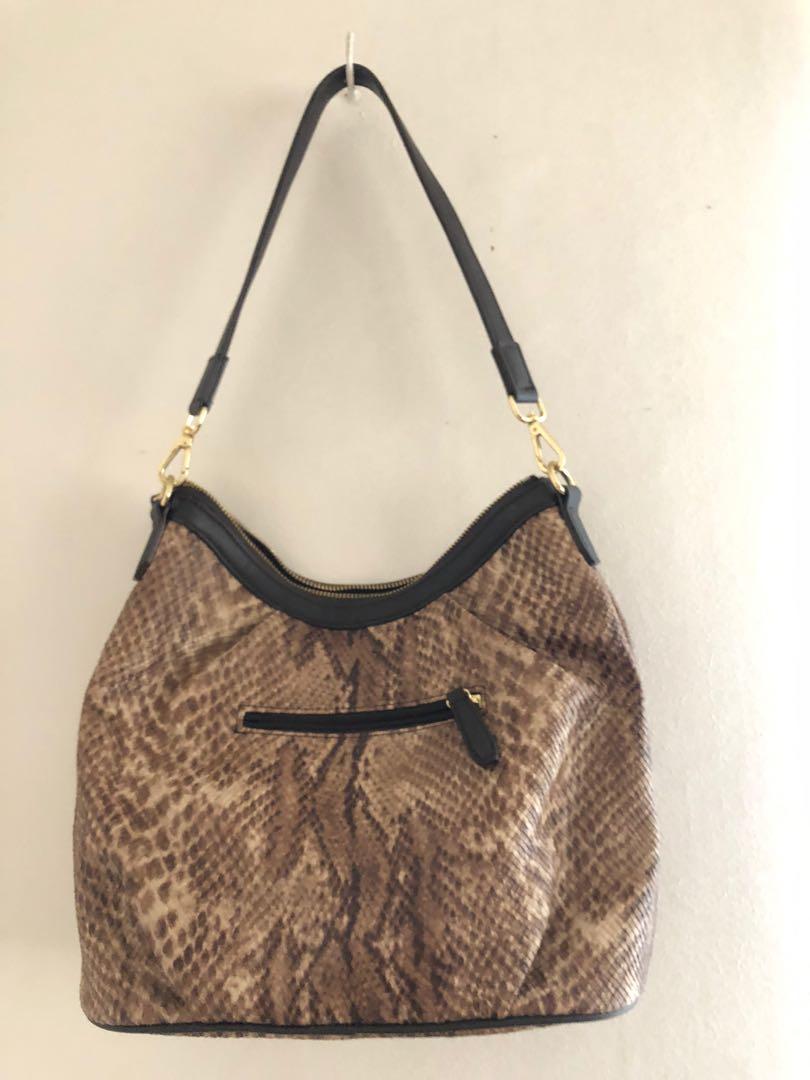 Esquire shoulder bag, Women's Fashion, Bags & Wallets, Shoulder Bags on