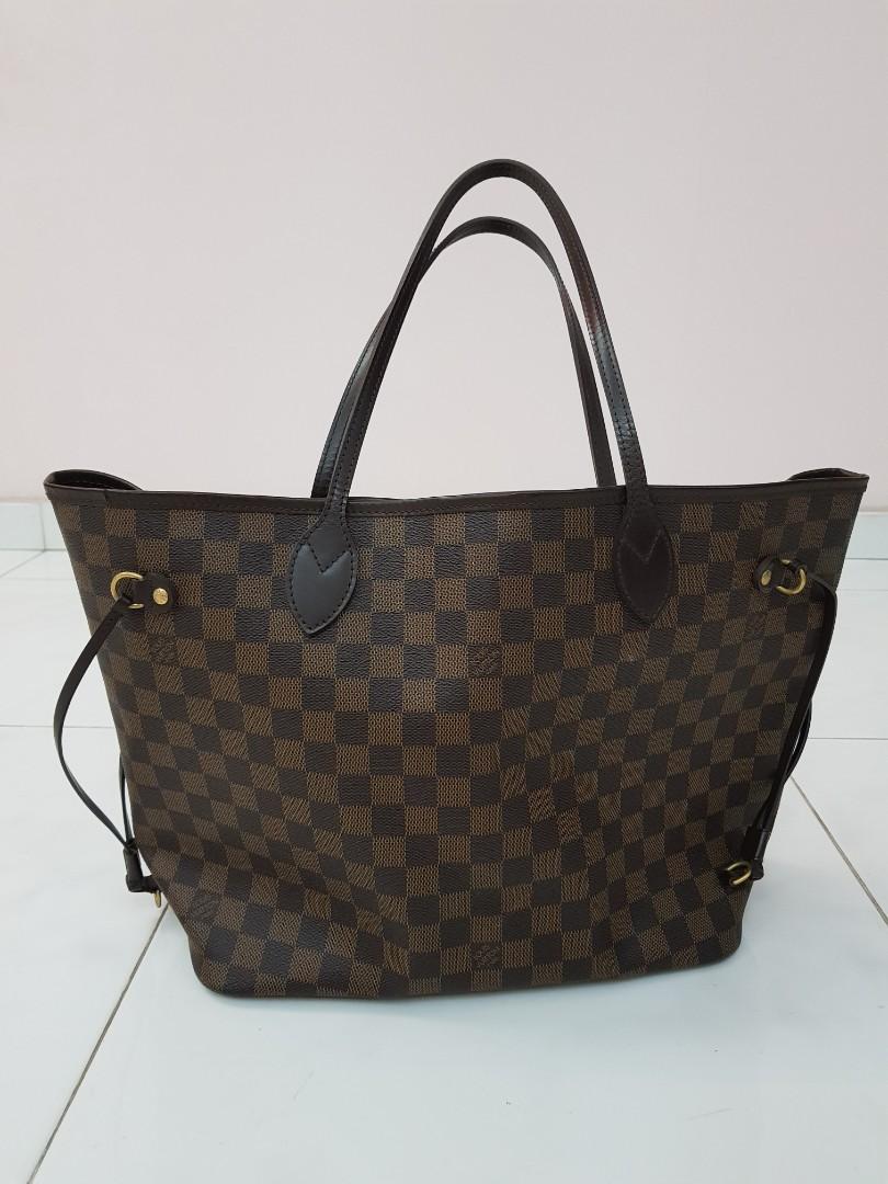 louis vuitton black neverfull bag