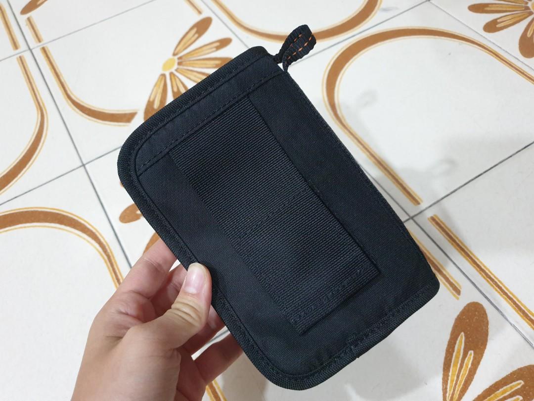 Lowepro Memory Card case / organzier, Photography, Camera Accessories