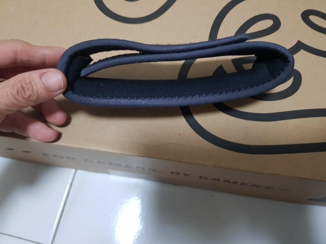 Mueller (Category: Braces, Support & Protection) located in Singapore. Submitted by polozai79 (Listing ID 1024769239, Image 3). Description: new just open and try but the box i had throw.
