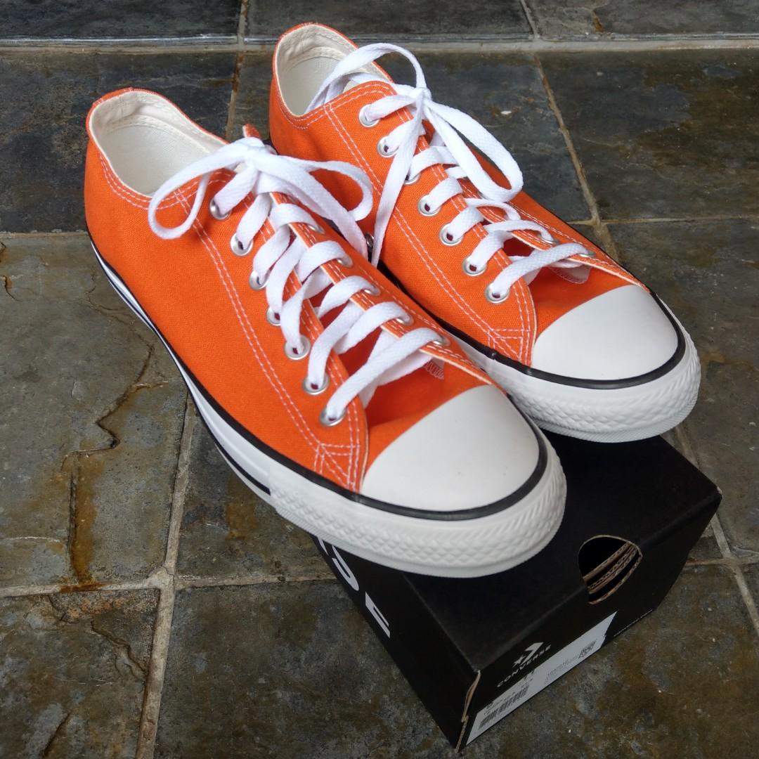 New] Orange converse sneakers US9, Men 