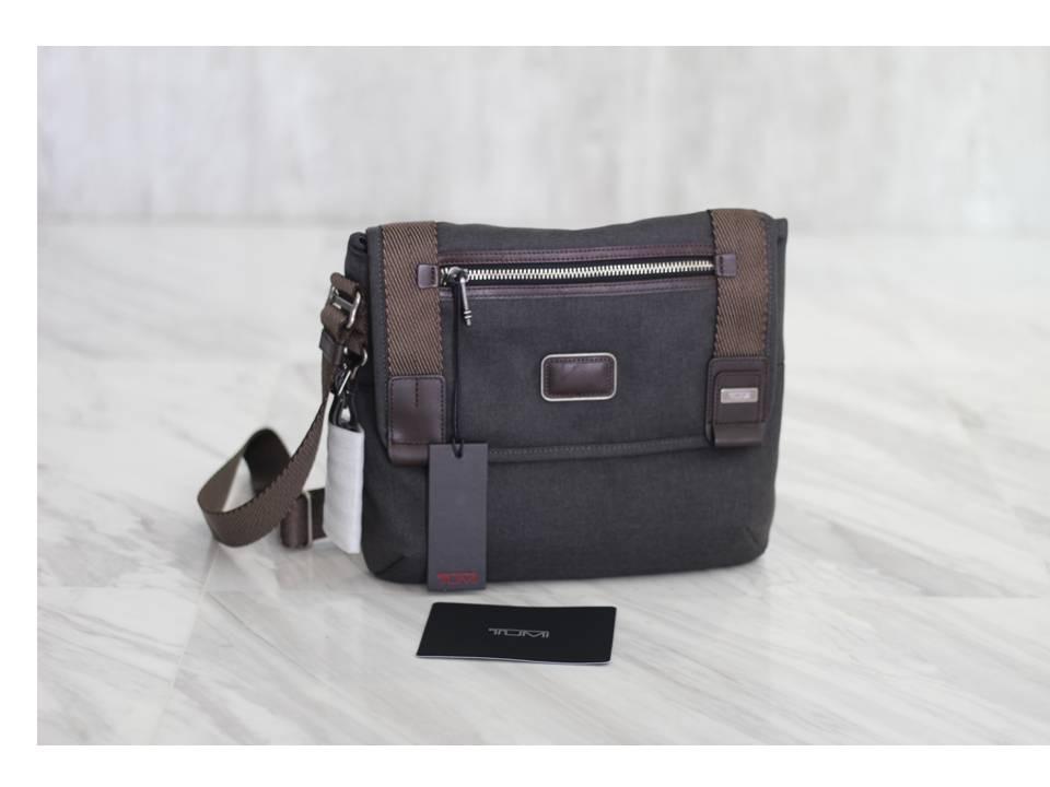 tumi alpha bravo beale mini messenger