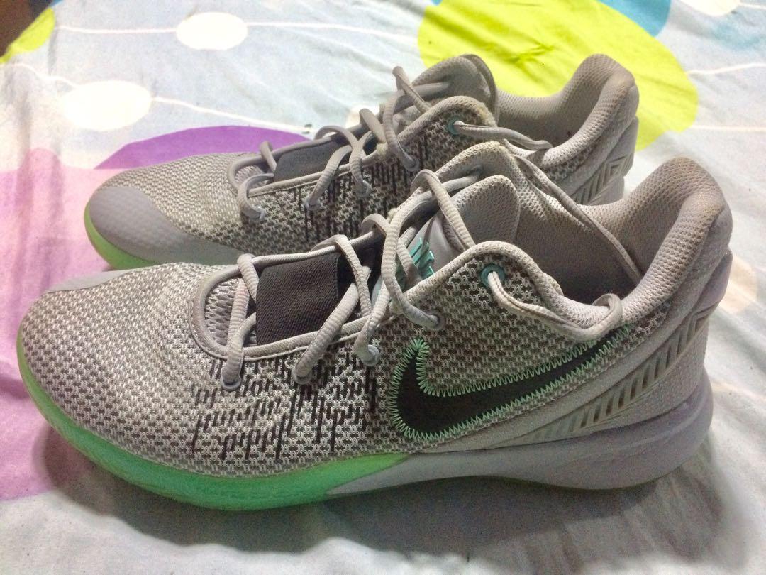 kyrie flytrap 2 women's