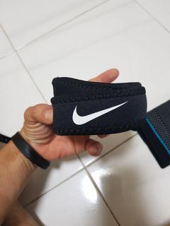 Nike pro s/m size