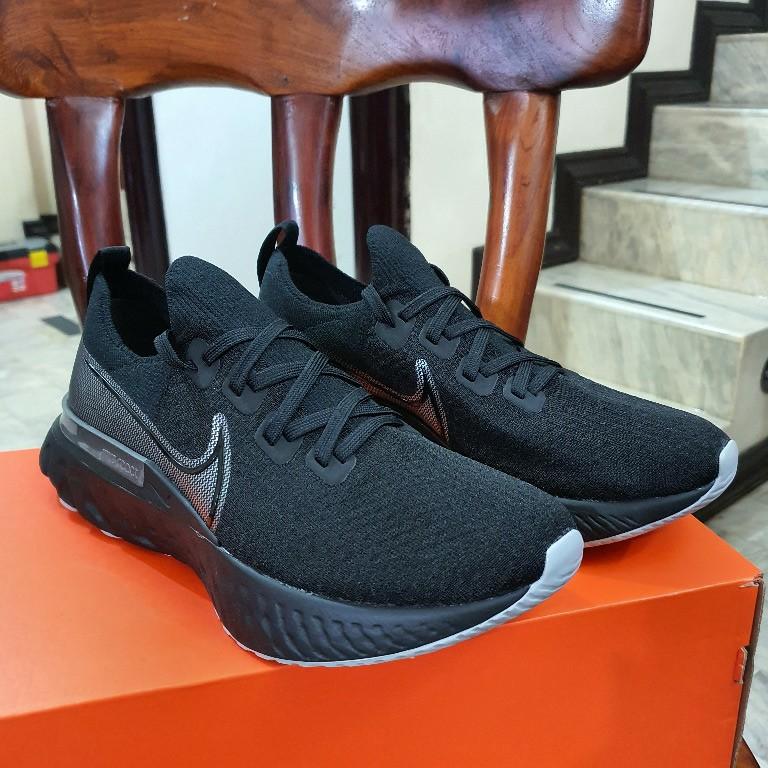 react infinity run flyknit triple black