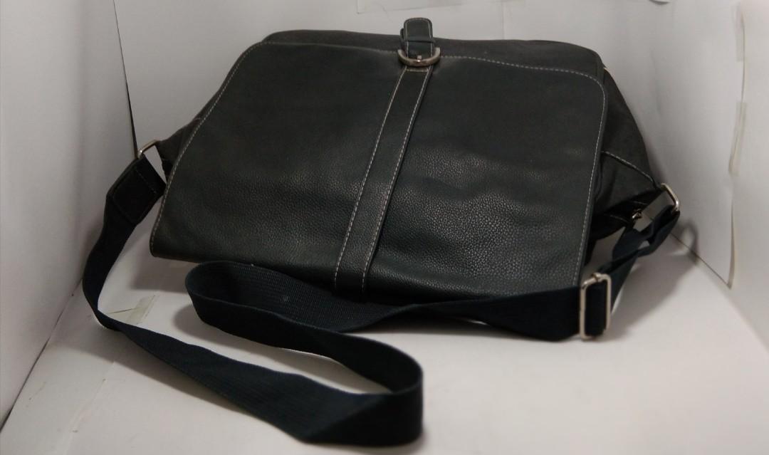 Royal salute messenger bag (Category: Sling Bags) located in Quezon City. Submitted by eilgaraje (Listing ID 1024767395, Image 3). Description: As posted used but in good condition size:34x43cm sling length size:60cm (full).