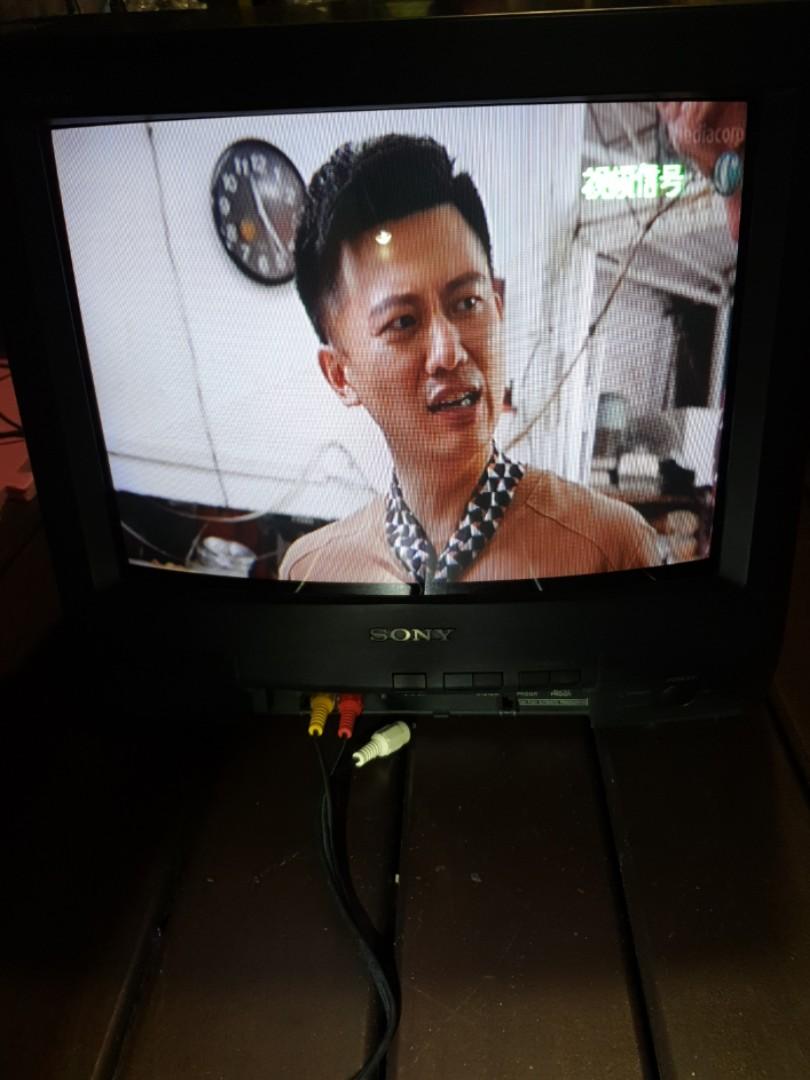 SONY Trinitron vintage 14 inch CRT TV, TV & Home Appliances, TV ...