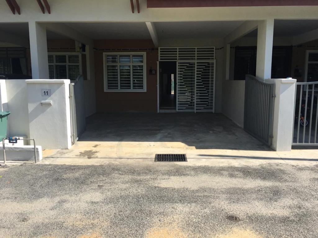 Teres Setingkat Taman Pandan Aman 1 Kuantan Tanah Belakang Luas Property For Sale On Carousell