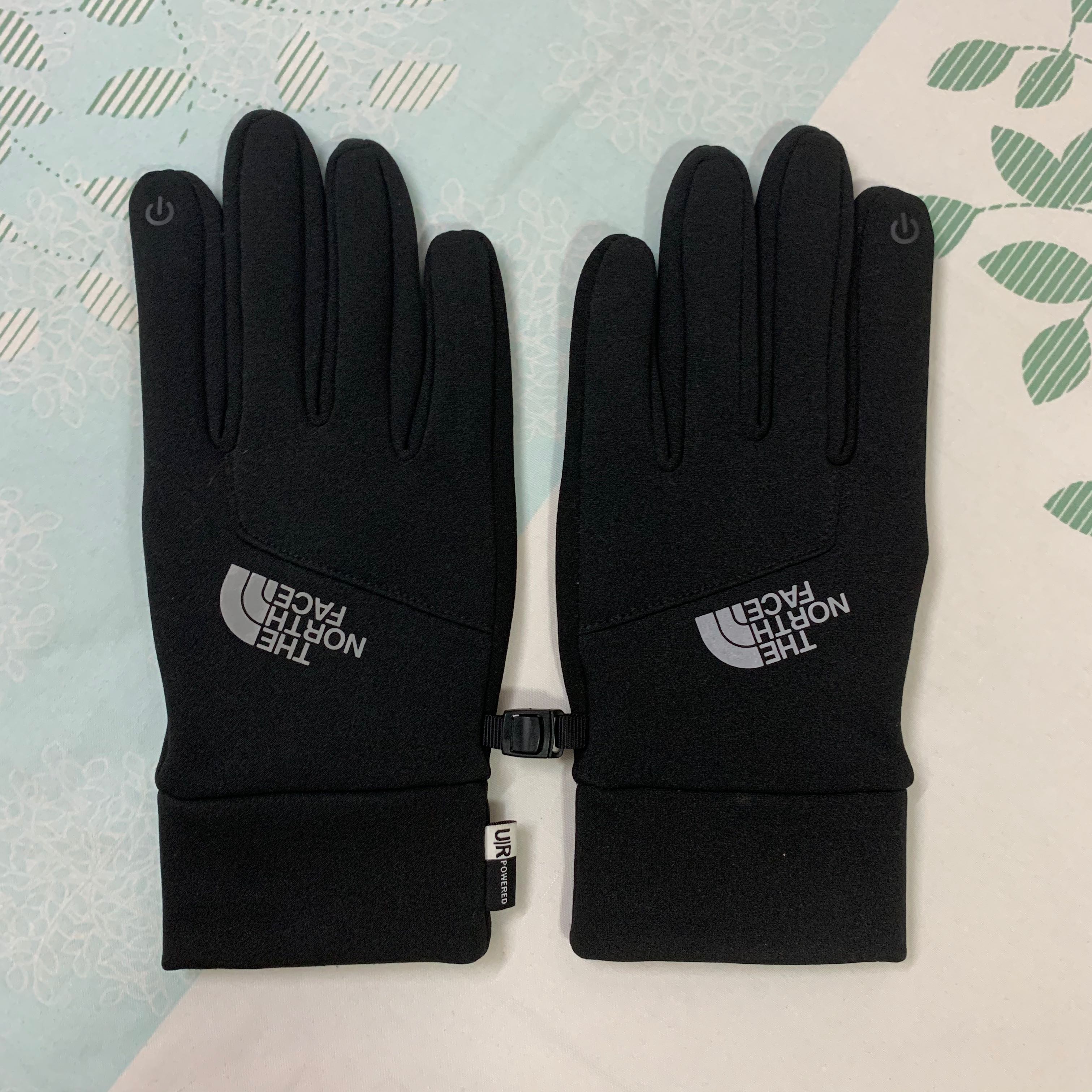 the north face gloves ur powered