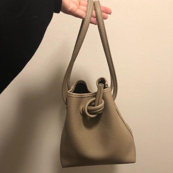 Vasic mini bag in taupe, 女裝, 手袋及銀包, 多用途袋- Carousell