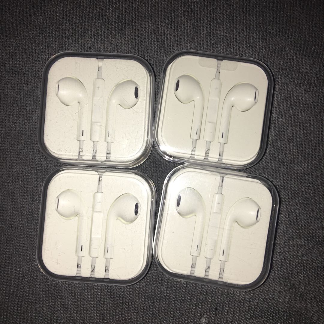 Apple iPhone Charger and Earphones