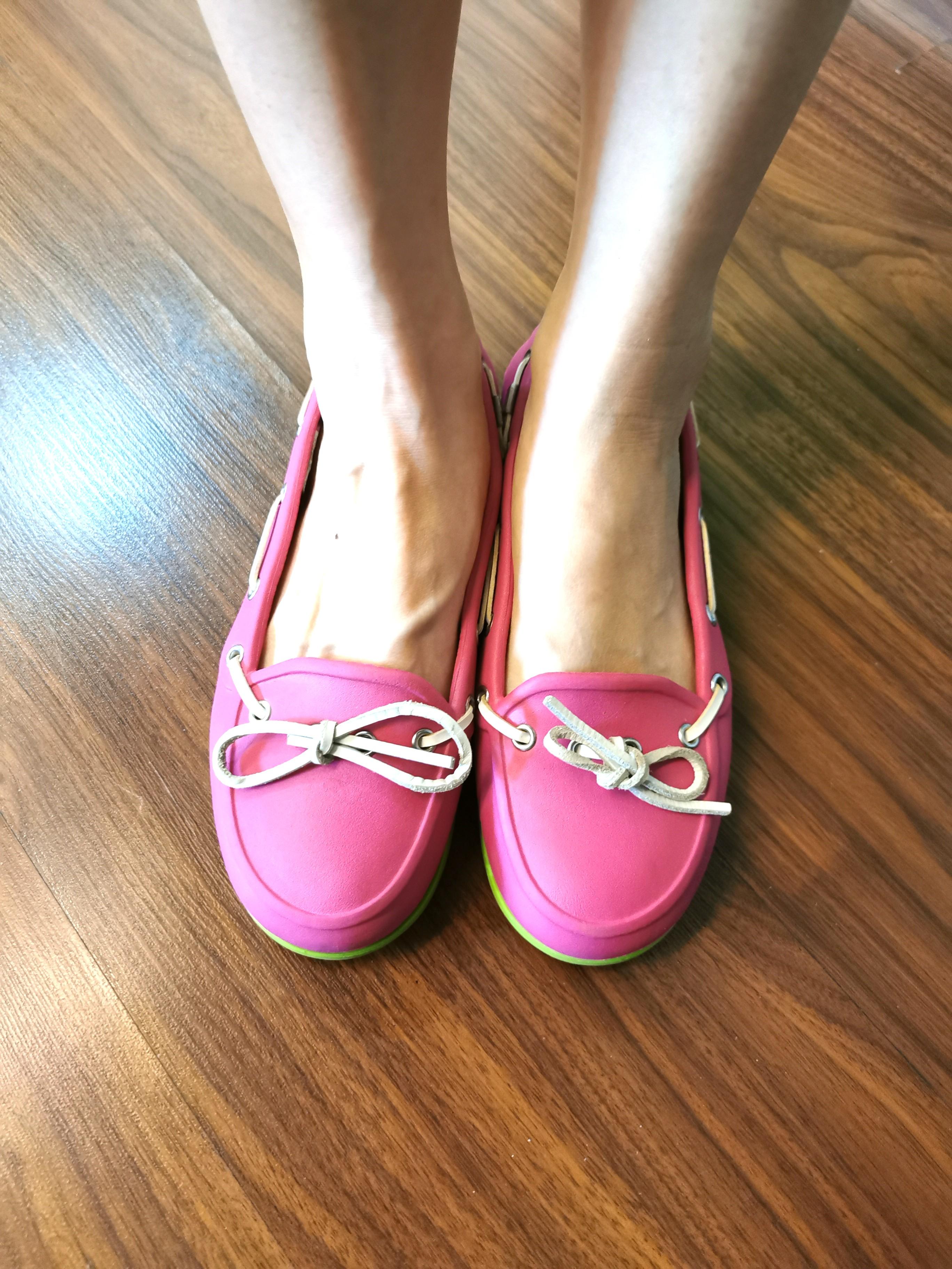 female boat shoes