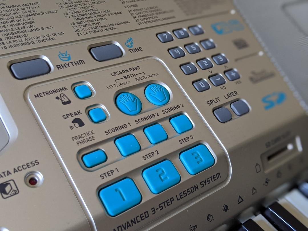 Casio Electronic Keyboard Lk300tv, Hobbies & Toys, Music & Media