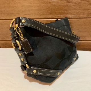 (Category: ) located in . Submitted by virtual.closet (Listing ID 1024863483, Image 1). Description: .
