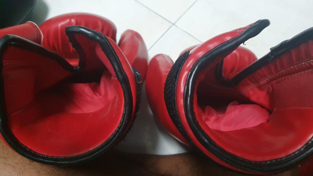 FBT PRO Boxing Gloves, Men's Fashion, Activewear on Carousell