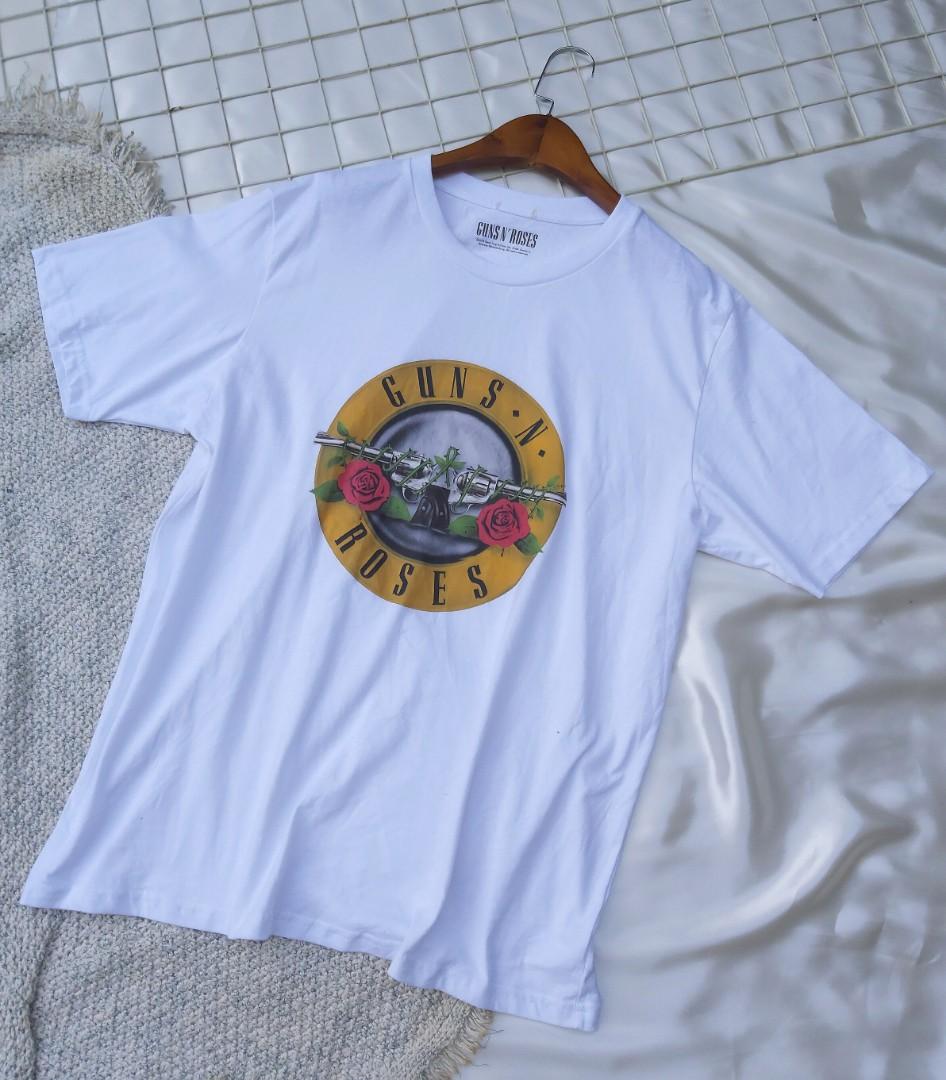 Gu By Uniqlo Guns N Roses White Shirt Unisex Men S Fashion Tops Sets Tshirts Polo Shirts On Carousell