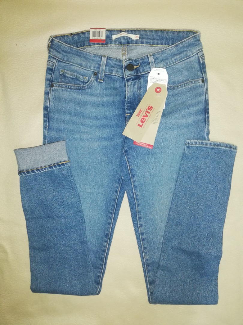 levis womens clothing