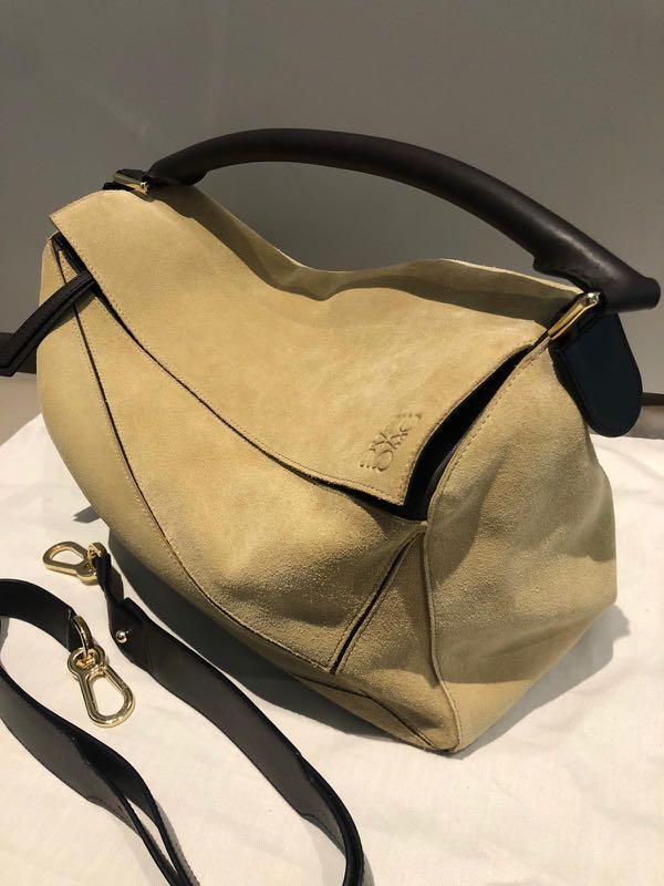 Loewe bag size store