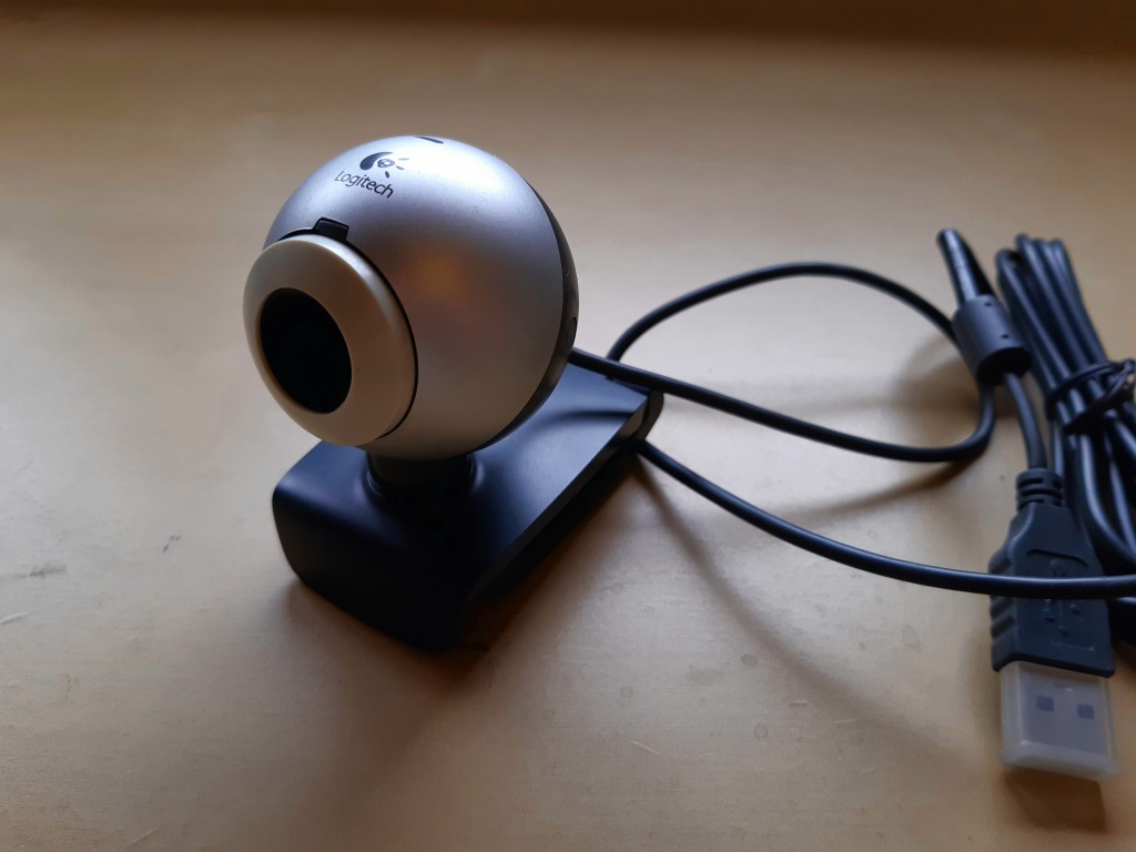 Logitech webcam e2500 store