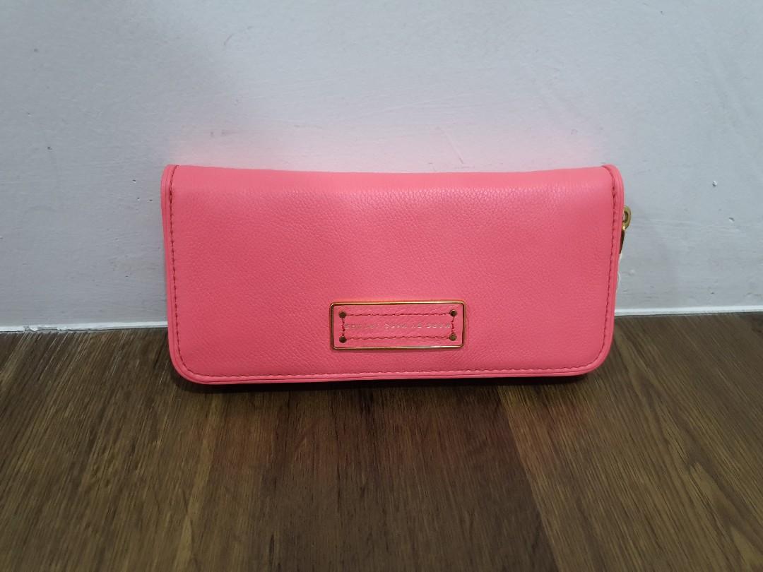 Hot pink marc online jacobs wallet