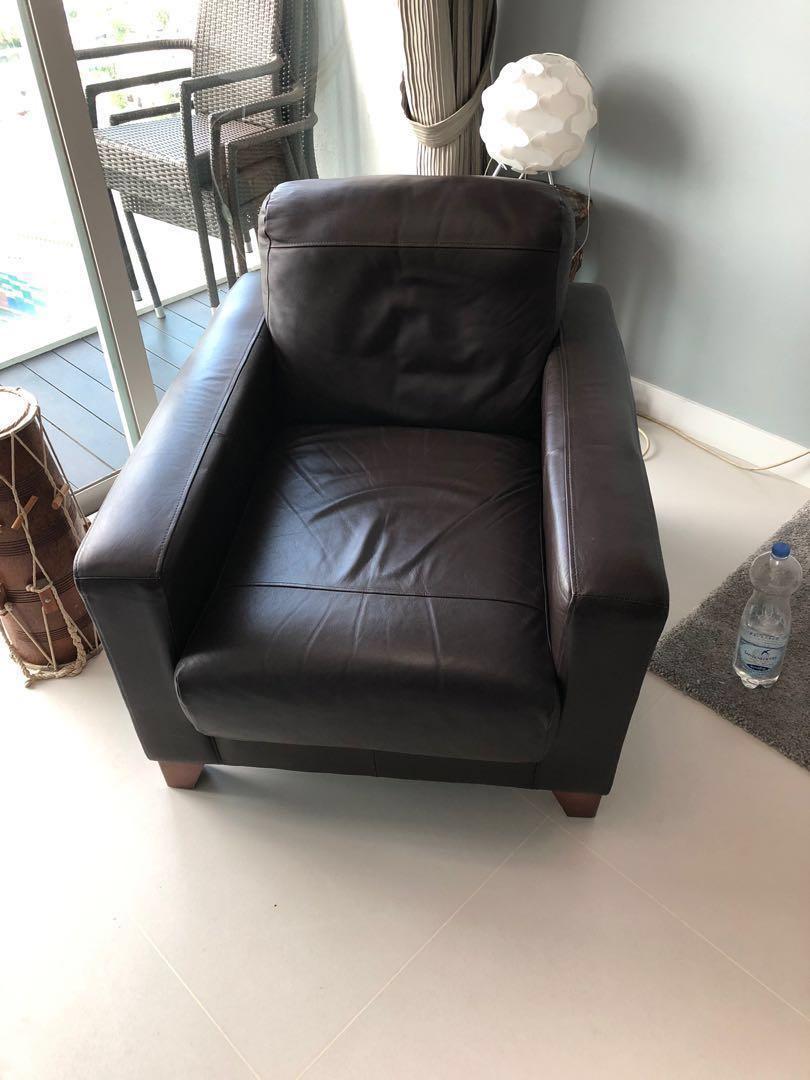 Marks and sales spencer leather chair