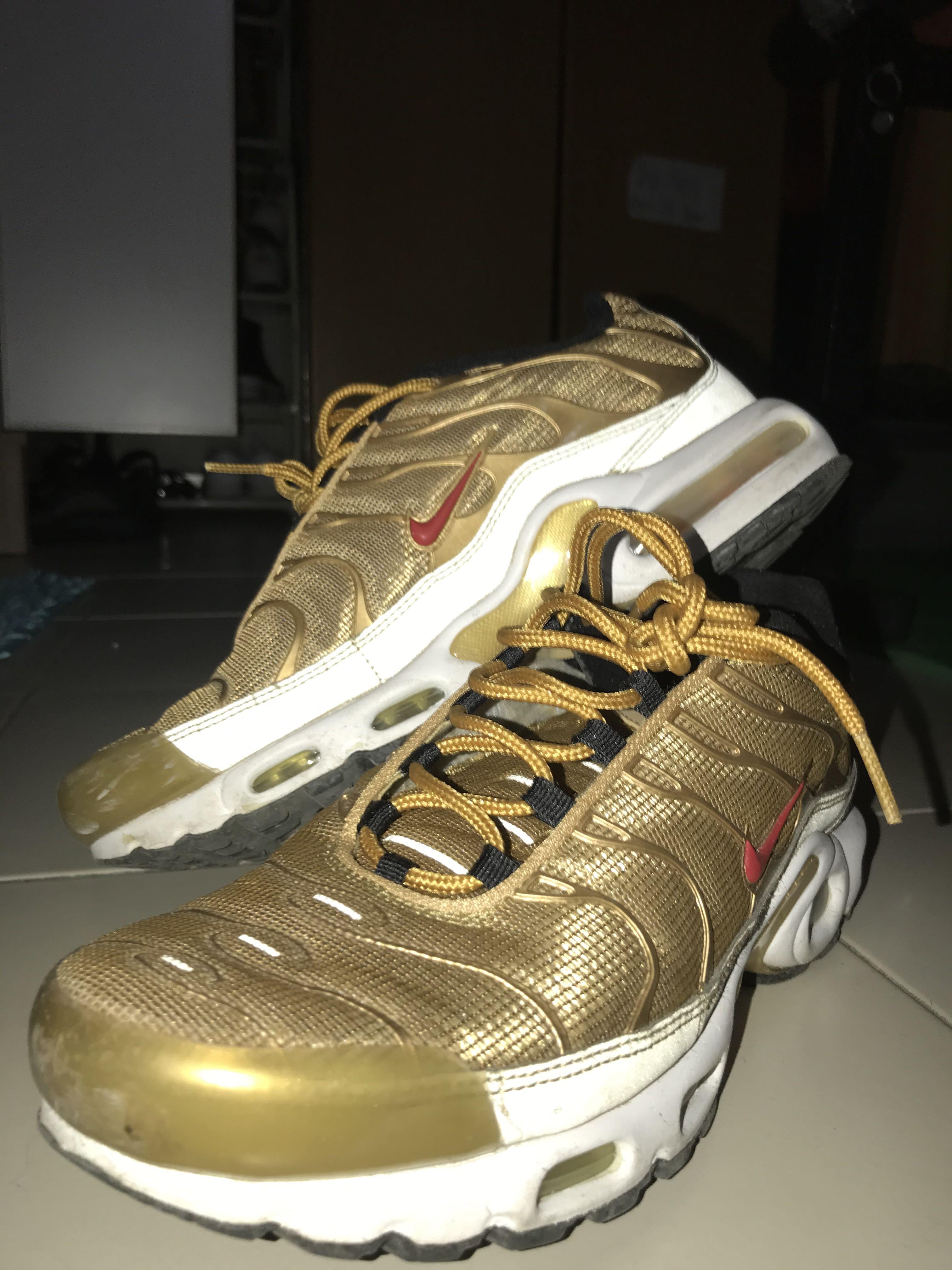 air max plus gold