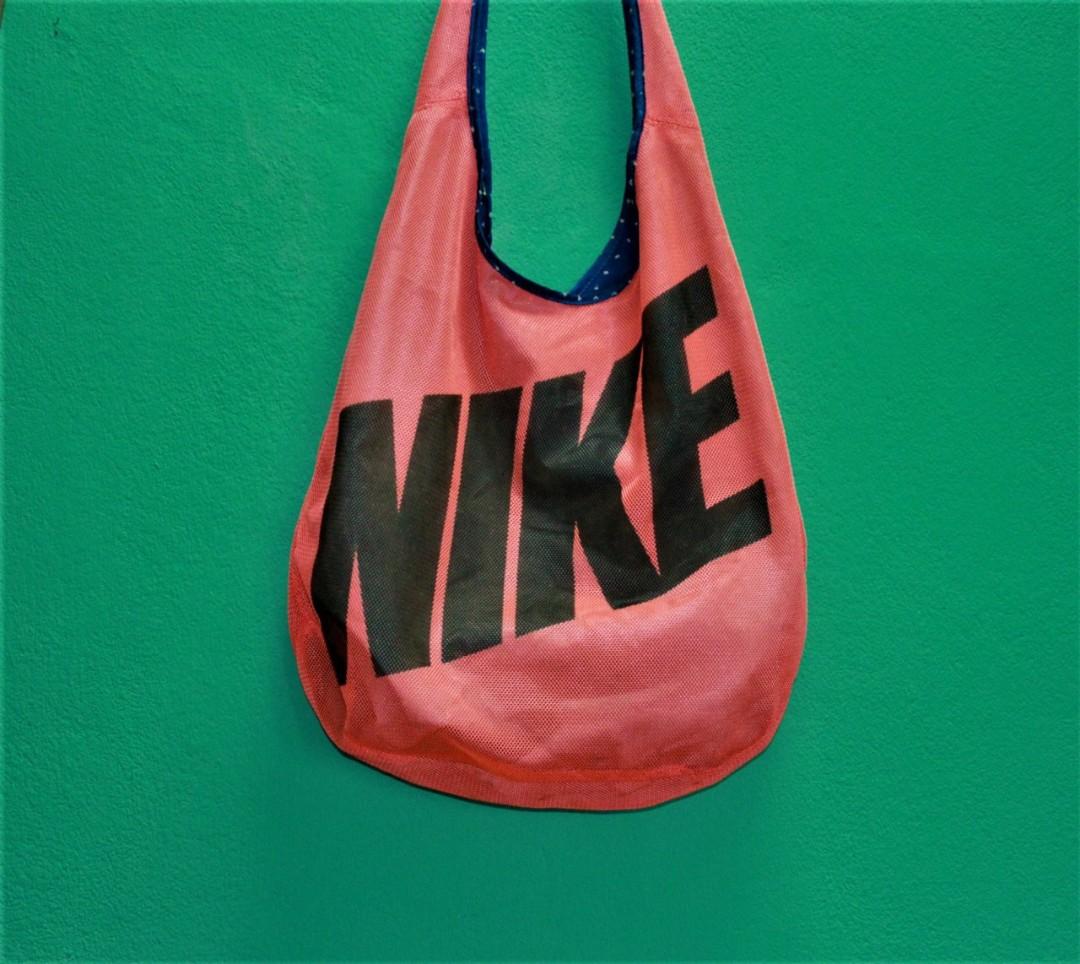 nike reversible shoulder bag