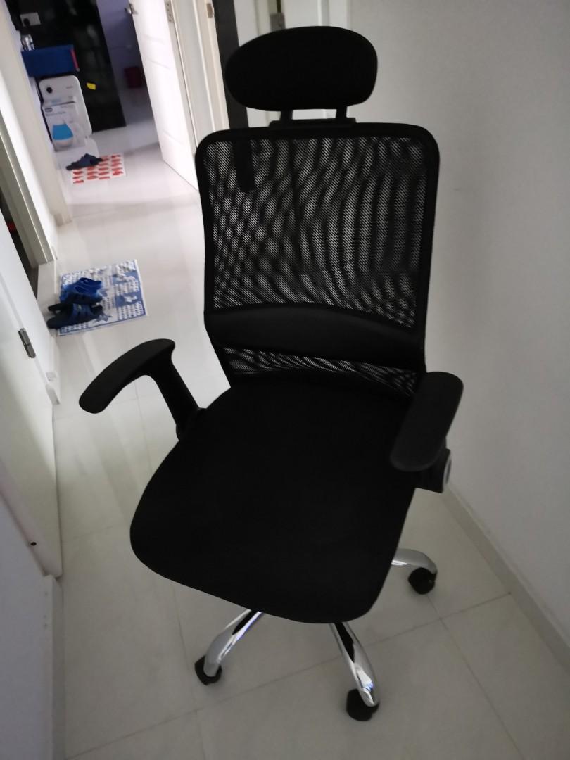 Old Office Mesh Chair For Sale Furniture Tables Chairs On Carousell