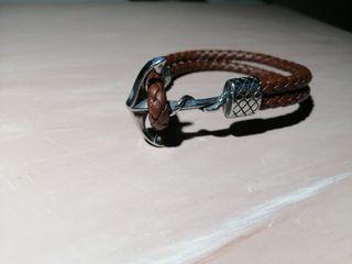STAINLESS / BROWN LEATHER BRACELET