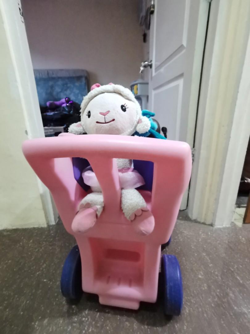 Step 2 Little Helper's Grocery Cart (Category: Kids Toys) located in Manila. Submitted by mrdshop (Listing ID 1025043906, Image 3). Description: Step 2 Little Helper's Grocery Cart Kids Pretend Play Age: 3 years up used but in good condition (doc mcstuffin toys not included).