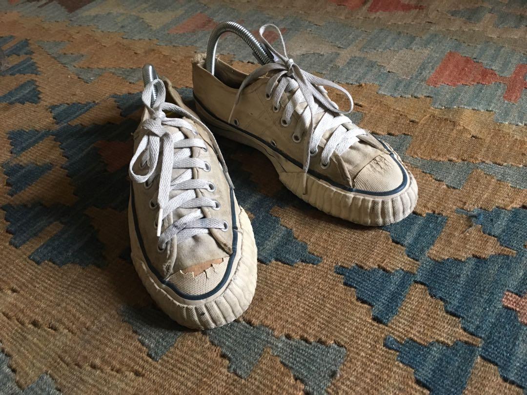 Converse in the outlet 60s