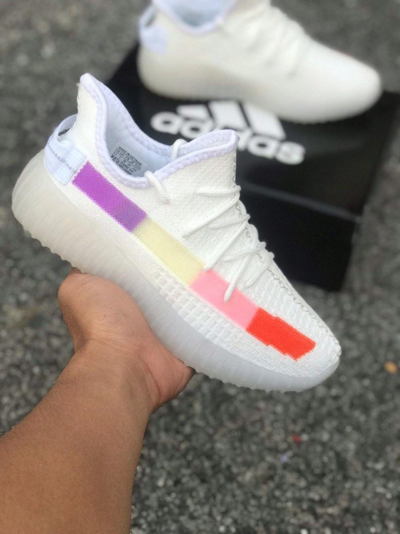 Scarpe adidas yeezy best sale boost 350 v2 rainbow
