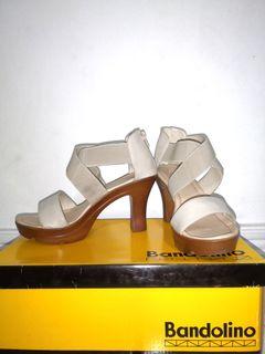 Bandolino X Strap Sandals | Size 5. 3.5in heel