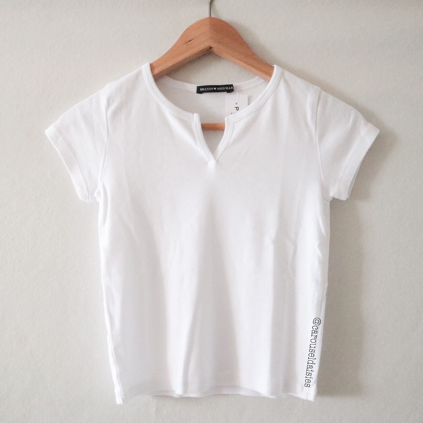 Brandy Melville Ashlyn V Notch Top White Women S Fashion Tops Other Tops On Carousell