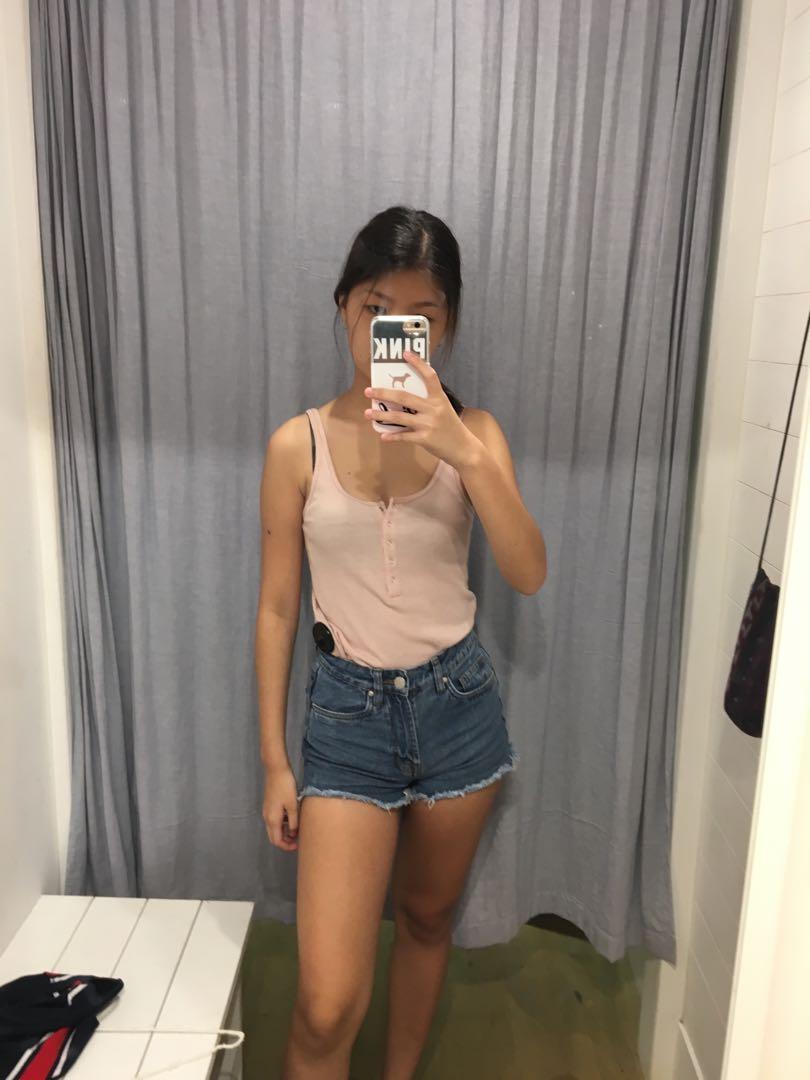Brandy Melville dalis Tank , Women's Fashion, Tops, Other Tops on Carousell