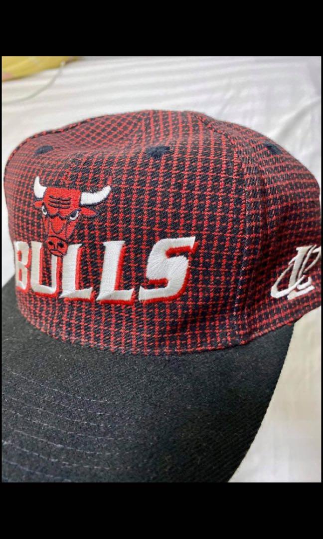 Chicago Bulls Nba Vintage Snapback Checkered Cap Logo Athletics Men S Fashion Accessories Caps Hats On Carousell