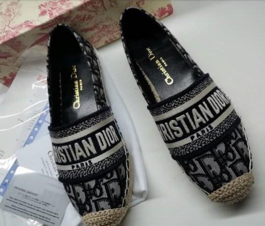 Christian dior shop pumps price