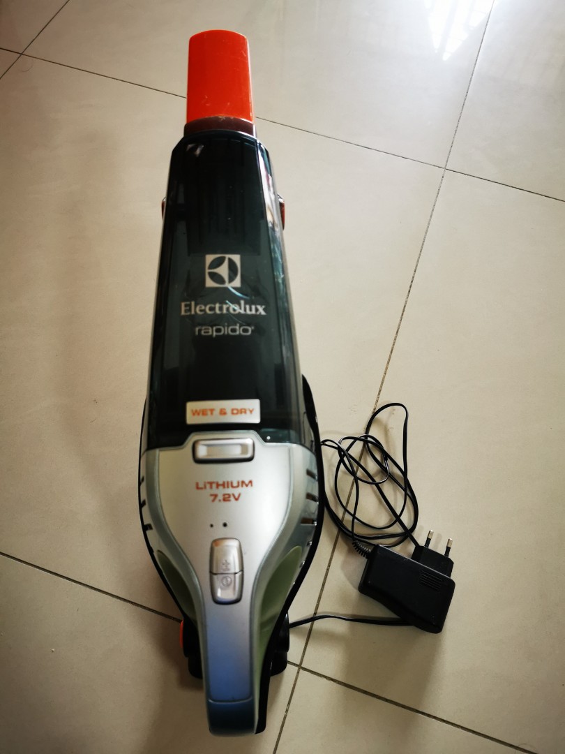 Electrolux Rapido Handheld Vacuum Cleaner, Car Accessories, Accessories on  Carousell