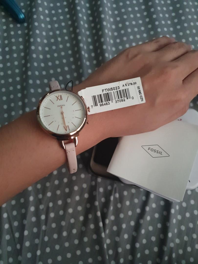 Fossil smartwatch hybrid (Category: Women's Watches) located in Manila. Submitted by camellatherise (Listing ID 1018089121, Image 1). Description: good as new can connect to android and apple phones used once has warranty booklet with box bought im brisbane, australia.