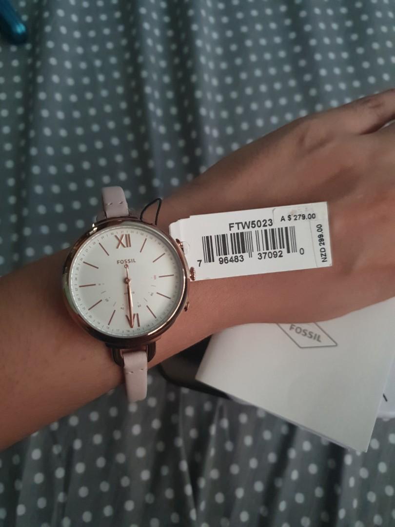 Fossil smartwatch hybrid (Category: Women's Watches) located in Manila. Submitted by camellatherise (Listing ID 1018089121, Image 2). Description: good as new can connect to android and apple phones used once has warranty booklet with box bought im brisbane, australia.