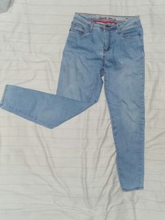 (Category: ) located in . Submitted by bingpot_thriftstore (Listing ID 1018274397, Image 1). Description: .