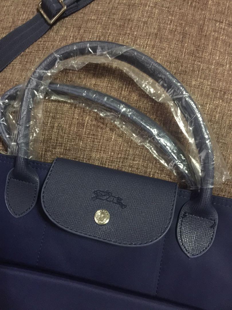 Longchamp Bag (Category: Tote Bags) located in Quezon City. Submitted by peg905 (Listing ID 1018311213, Image 3). Description: Need to declutter. The item is not yet used. Color Blue .