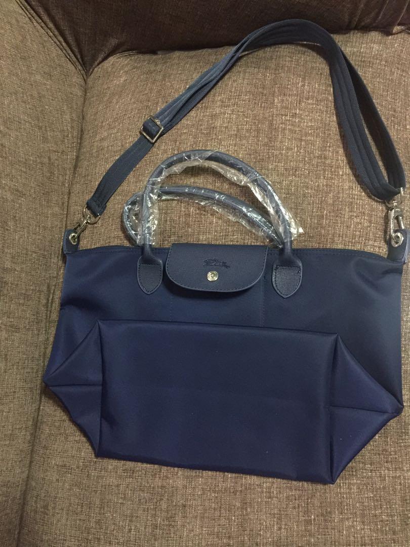 Longchamp Bag (Category: Tote Bags) located in Quezon City. Submitted by peg905 (Listing ID 1018311213, Image 2). Description: Need to declutter. The item is not yet used. Color Blue .