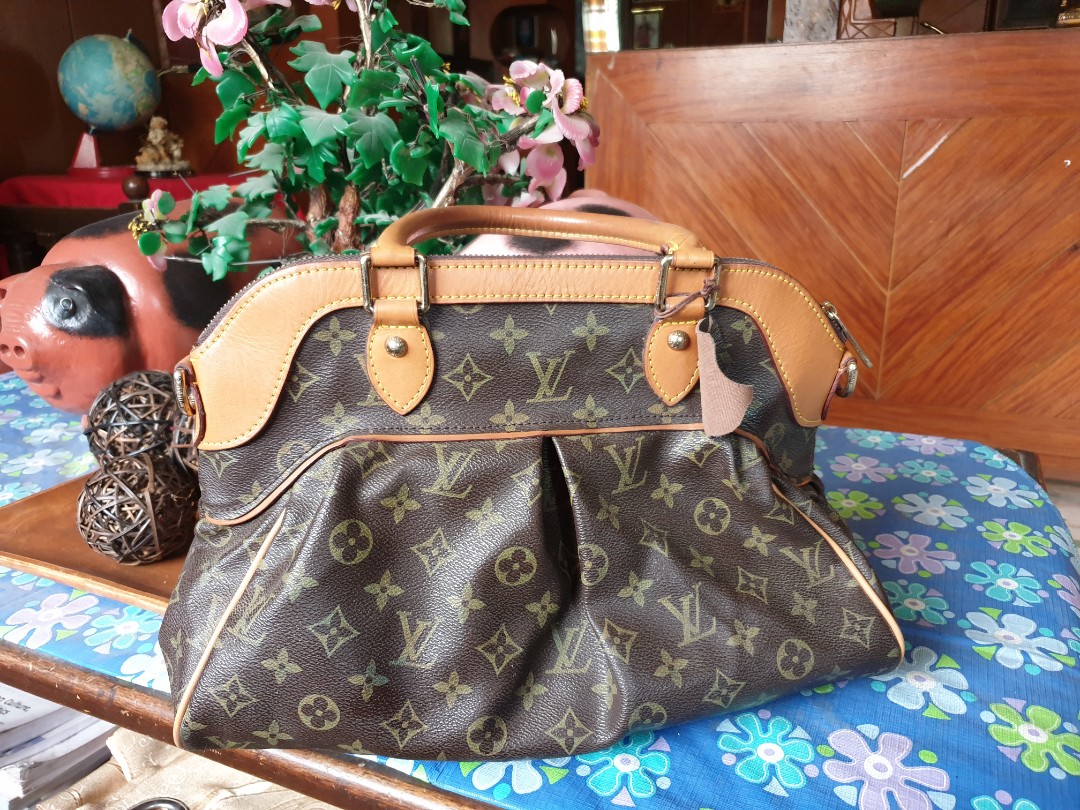 Louis Vuitton Trevi PM Bag, Luxury, Bags & Wallets on Carousell