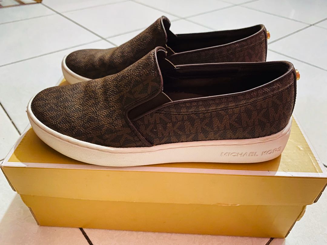 keaton slip on